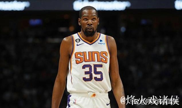 默里上半场7投4中,三分1中1得到13分2篮板2助攻 默里上半场7投4中,三分1中1得到13分2篮板2助攻